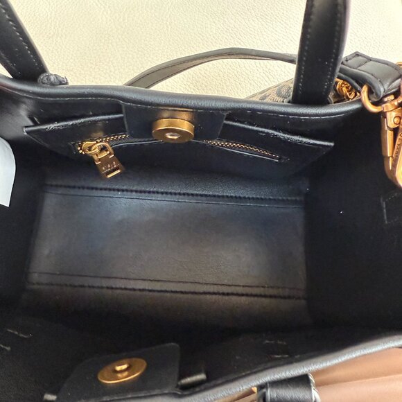 NWT STEVE MADDEN BBOGAN SATCHEL CROSSBODY BAG W CREDIT CARD CASE & HEART CHARM - Picture 5 of 8